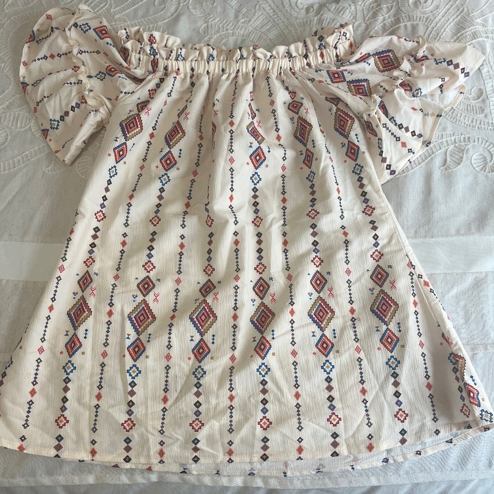 Off shoulder tribal boho print top